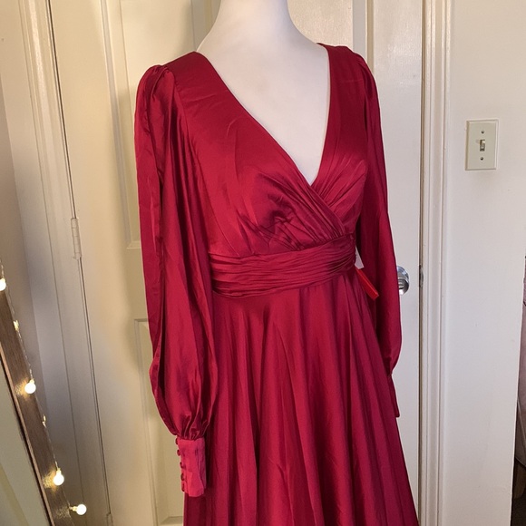 Mac Duggal SPIT BISHOP SIFFVE WRAP OVER FLOWY GOWN 67847 - Picture 6 of 16